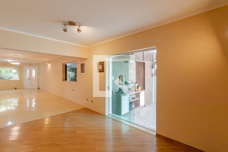 Casa à venda com 437m², 3 quartos e 3 vagas Casa à venda com 437m², 3 quartos e 3 vagasSala de TV