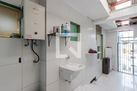 Casa à venda com 437m², 3 quartos e 3 vagas Casa à venda com 437m², 3 quartos e 3 vagasÁrea de Serviço