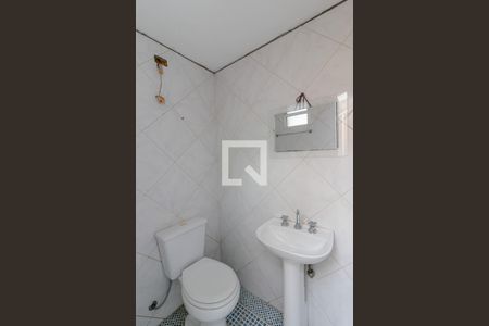 Casa à venda com 437m², 3 quartos e 3 vagas Casa à venda com 437m², 3 quartos e 3 vagasBanheiro da Piscina