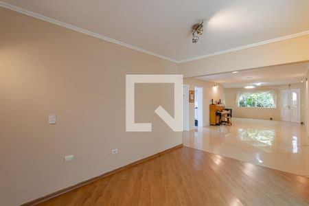 Casa à venda com 437m², 3 quartos e 3 vagas Casa à venda com 437m², 3 quartos e 3 vagasSala de TV