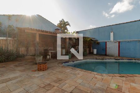 Casa à venda com 437m², 3 quartos e 3 vagas Casa à venda com 437m², 3 quartos e 3 vagasPiscina