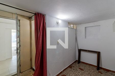 Casa à venda com 437m², 3 quartos e 3 vagas Casa à venda com 437m², 3 quartos e 3 vagasQuarto de Serviço