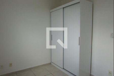 Quarto 2 de apartamento para alugar com 2 quartos, 45m² em Guaratiba, Rio de Janeiro