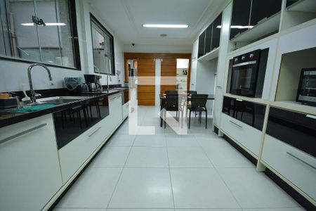 Apartamento à venda com 640m², 7 quartos e 2 vagasCozinha