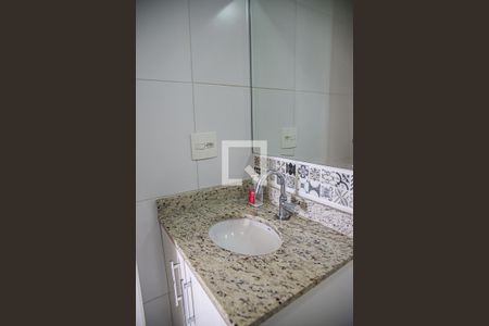 Apartamento para alugar com 69m², 2 quartos e 1 vaga Apartamento para alugar com 69m², 2 quartos e 1 vagaBanheiro Corredor