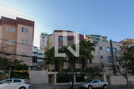 Apartamento à venda com 67m², 2 quartos e 1 vaga Apartamento à venda com 67m², 2 quartos e 1 vagaFachada