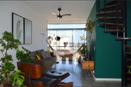 Apartamento à venda com 165m², 3 quartos e 2 vagas Apartamento à venda com 165m², 3 quartos e 2 vagasSala