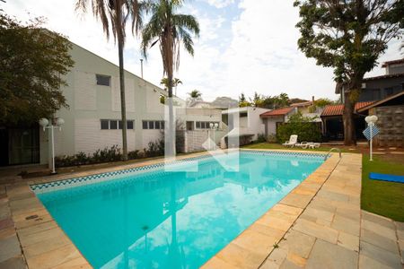 Casa para alugar com 628m², 5 quartos e 7 vagasQuintal com Piscina