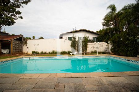 Casa para alugar com 628m², 5 quartos e 7 vagasQuintal com Piscina