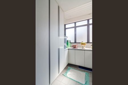 Apartamento à venda com 145m², 3 quartos e 2 vagas Apartamento à venda com 145m², 3 quartos e 2 vagasÁrea de serviço