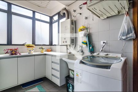 Apartamento à venda com 145m², 3 quartos e 2 vagas Apartamento à venda com 145m², 3 quartos e 2 vagasÁrea de serviço