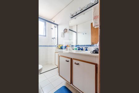 Apartamento à venda com 145m², 3 quartos e 2 vagas Apartamento à venda com 145m², 3 quartos e 2 vagasBanheiro da suíte 2