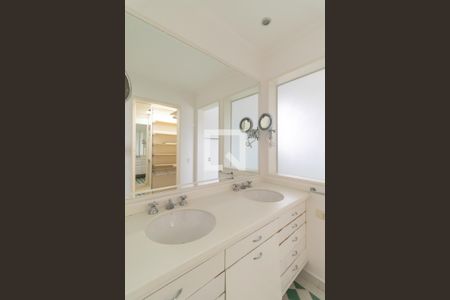 Apartamento à venda com 578m², 5 quartos e 2 vagasBanhero da Suíte 1