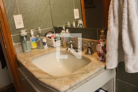 Casa à venda com 180m², 3 quartos e 2 vagas Casa à venda com 180m², 3 quartos e 2 vagasBanheiro 2