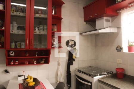 Casa à venda com 180m², 3 quartos e 2 vagas Casa à venda com 180m², 3 quartos e 2 vagasCozinha - Armários