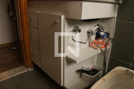 Casa à venda com 180m², 3 quartos e 2 vagas Casa à venda com 180m², 3 quartos e 2 vagasBanheiro 2