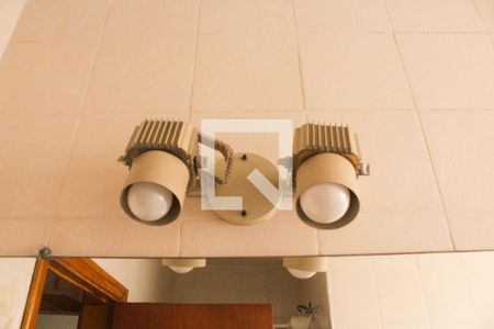 Casa à venda com 180m², 3 quartos e 2 vagas Casa à venda com 180m², 3 quartos e 2 vagasDetalhe banheiro