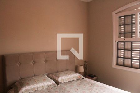 Casa à venda com 180m², 3 quartos e 2 vagas Casa à venda com 180m², 3 quartos e 2 vagasQuarto 1