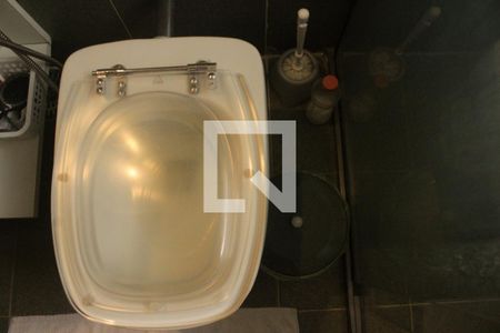 Casa à venda com 180m², 3 quartos e 2 vagas Casa à venda com 180m², 3 quartos e 2 vagasBanheiro 2