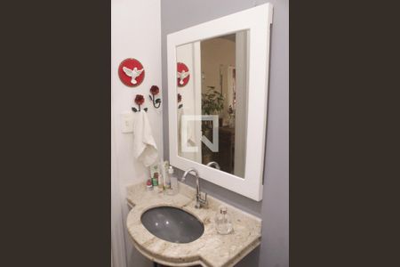 Casa à venda com 180m², 3 quartos e 2 vagas Casa à venda com 180m², 3 quartos e 2 vagasLavabo