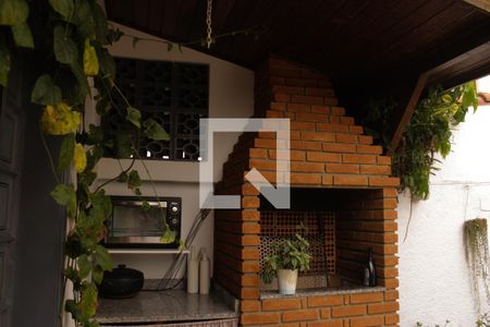 Casa à venda com 180m², 3 quartos e 2 vagas Casa à venda com 180m², 3 quartos e 2 vagasChurrasqueira