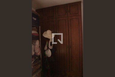 Casa à venda com 180m², 3 quartos e 2 vagas Casa à venda com 180m², 3 quartos e 2 vagasQuarto 2 - Armários