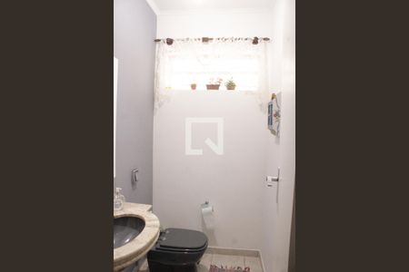 Casa à venda com 180m², 3 quartos e 2 vagas Casa à venda com 180m², 3 quartos e 2 vagasLavabo