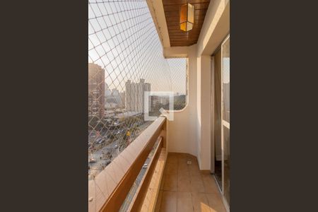 Apartamento à venda com 83m², 2 quartos e 1 vaga Apartamento à venda com 83m², 2 quartos e 1 vagaVaranda