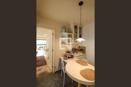 Apartamento para alugar com 180m², 3 quartos e 3 vagas Apartamento para alugar com 180m², 3 quartos e 3 vagasCopa