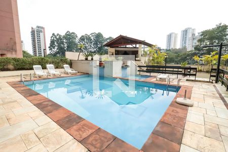 Apartamento para alugar com 180m², 3 quartos e 3 vagas Apartamento para alugar com 180m², 3 quartos e 3 vagasÁrea comum - Piscina
