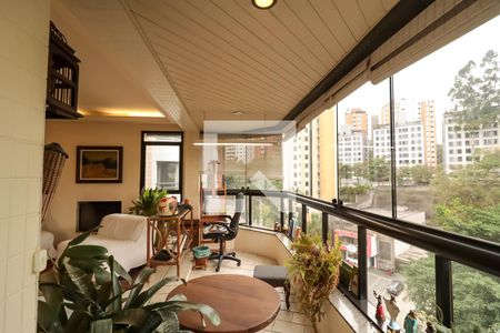 Varanda da Sala de apartamento para alugar com 3 quartos, 180m² em Vila Suzana, São Paulo