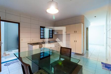 Casa para alugar com 160m², 3 quartos e 2 vagas Casa para alugar com 160m², 3 quartos e 2 vagasCozinha