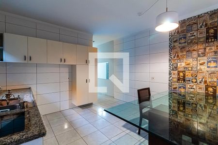 Casa para alugar com 160m², 3 quartos e 2 vagas Casa para alugar com 160m², 3 quartos e 2 vagasCozinha