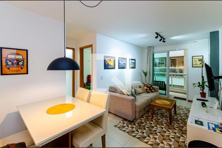 Apartamento à venda com 70m², 2 quartos e 1 vaga Apartamento à venda com 70m², 2 quartos e 1 vagaSala