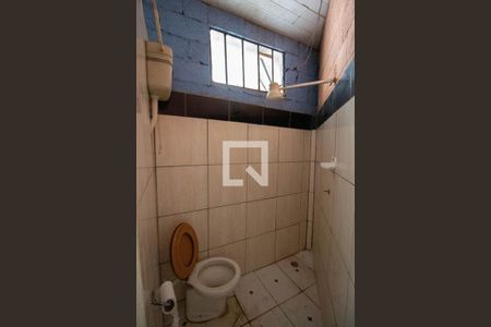 Banheiro de casa à venda com 4 quartos, 300m² em Vila Carmosina, São Paulo