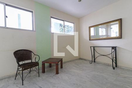 Apartamento à venda com 60m², 3 quartos e 1 vaga Apartamento à venda com 60m², 3 quartos e 1 vagaHall