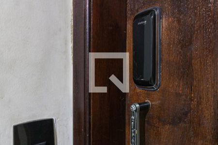 Apartamento à venda com 60m², 3 quartos e 1 vaga Apartamento à venda com 60m², 3 quartos e 1 vagaFechadura