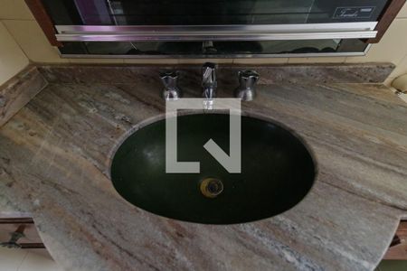 Apartamento à venda com 60m², 3 quartos e 1 vaga Apartamento à venda com 60m², 3 quartos e 1 vagaBanheiro