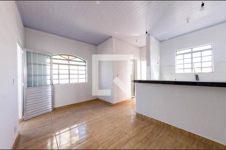 Sala de casa à venda com 1 quarto, 80m² em Carlos Prates, Belo Horizonte
