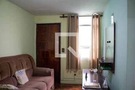 Sala de apartamento para alugar com 3 quartos, 100m² em Conjunto Residencial José Bonifácio, São Paulo