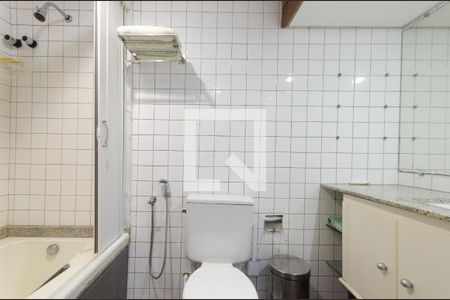 Banheiro de apartamento para alugar com 1 quarto, 36m² em Vitoria, Salvador