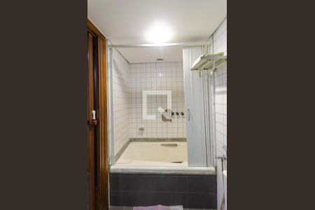 Banheiro de apartamento para alugar com 1 quarto, 36m² em Vitoria, Salvador