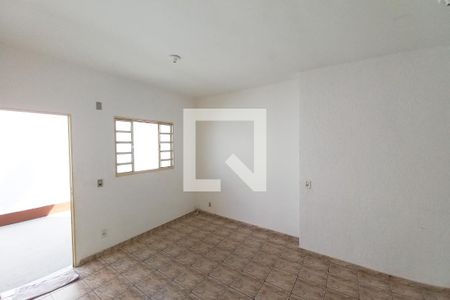 Sala de casa para alugar com 2 quartos, 220m² em Jaqueline, Belo Horizonte