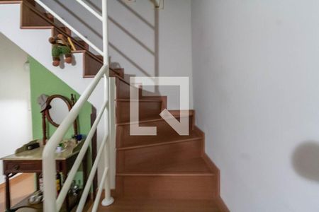 Escada de casa à venda com 2 quartos, 138m² em Vila Dourados, São Bernardo do Campo
