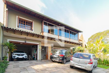 Casa à venda com 385m², 5 quartos e 9 vagasFachada