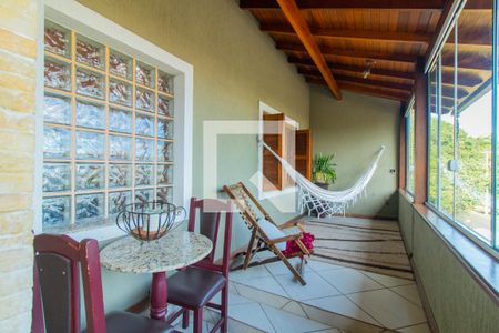 Casa à venda com 385m², 5 quartos e 9 vagasVaranda da Sala 2