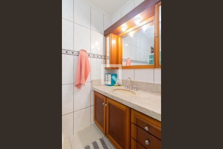 Casa à venda com 385m², 5 quartos e 9 vagasBanheiro da Suíte 3