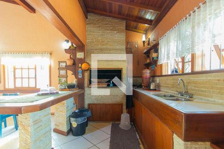 Casa à venda com 385m², 5 quartos e 9 vagasChurrasqueira