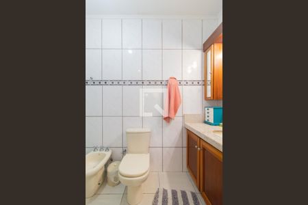 Casa à venda com 385m², 5 quartos e 9 vagasBanheiro da Suíte 3