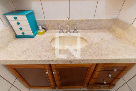 Casa à venda com 385m², 5 quartos e 9 vagasBanheiro da Suíte 3